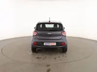 Usado Hyundai i10 Blackline 87 CV (63 kW) 2017 Gris Utilitario