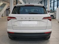 Usado Skoda Karoq Selection 150 CV (110 kW) 2025 Blanco SUV