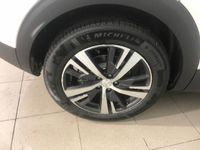 Usado Peugeot e-3008 Allure 165 kW (225 CV) 2023 Blanco nacarado SUV