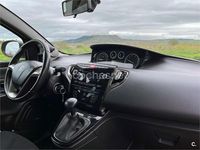 Usado Lancia Ypsilon Gold 85 CV (62 kW) 2014 Gris / plata Utilitario