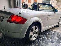 Usado Audi TT Roadster 180 CV (132 kW) 2002 Gris / plata Descapotable