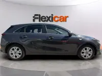 Usado Kia Ceed 136 CV (100 kW) 2023 Gris Utilitario