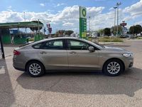 Usado Ford Mondeo Trend 150 HP (110 kW) 2020 Bege Sedan