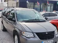Usado Chrysler Voyager Limited 150 CV (110 kW) 2007 Gris Monovolumen