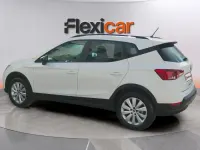 Usado Seat Arona Style Plus 110 CV (80 kW) 2022 Blanco SUV