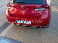 Usado Toyota Auris Active 116 CV (85 kW) 2016 Rojo Berlina