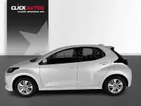 Usado Toyota Yaris Hybrid Active 116 CV (85 kW) 2024 Blanco Berlina