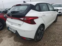 Usado Hyundai i20 101 CV (74 kW) 2022 Blanco Utilitario