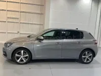 Usado Peugeot 308 Allure 150 CV (110 kW) 2016 Gris / plata Berlina