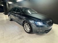 Usado Skoda Superb Ambition 150 CV (110 kW) 2017 Gris / plata Berlina