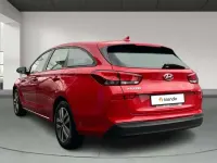 Usado Hyundai i30 120 CV (88 kW) 2019 Rojo Familiar