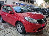 Usado Dacia Sandero Lauréate 75 CV (55 kW) 2010 Utilitario