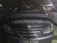 Usado SsangYong Rodius 165 CV (121 kW) 2006 Negro Monovolumen
