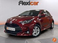 Usado Toyota Yaris Hybrid Active 116 CV (85 kW) 2021 Rojo Berlina