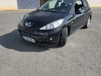 Usado Peugeot 206+ 70 CV (51 kW) 2009 Negro Utilitario