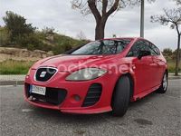 Usado Seat Leon Sport 105 CV (77 kW) 2007 Rojo Utilitario