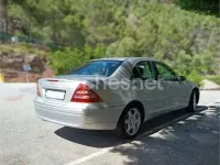 Usado Mercedes C320 Elegance 218 CV (160 kW) 2001 Gris / plata Berlina