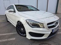 Usado Mercedes CLA220 Shooting Brake AMG line 177 CV (130 kW) 2015 Blanco Familiar