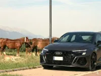 Usado Audi RS3 400 CV (294 kW) 2022 Gris / plata Berlina