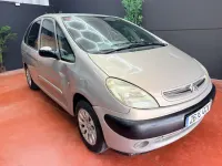 Usado Citroën Xsara Picasso Exclusive 90 CV (66 kW) 2003 Marrón Monovolumen