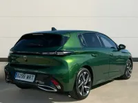 Usado Peugeot 308 Allure 130 CV (95 kW) 2024 Verde Berlina