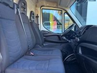 Usado Iveco Daily 116 CV (85 kW) 2017 Blanco Berlina