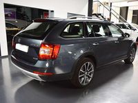 Usado Skoda Octavia 150 CV (110 kW) 2018 Gris SUV