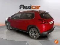 Usado Peugeot 2008 Allure 100 CV (73 kW) 2019 Rojo SUV