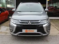 Usado Mitsubishi Outlander P-HEV 203 CV (149 kW) 2017 Gris Utilitario