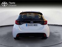 Usado Toyota Yaris Hybrid Active 116 CV (85 kW) 2022 Monovolumen