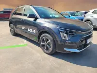 Usado Kia Niro 138 CV (101 kW) 2025 Gris / plata SUV
