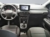 Usado Dacia Jogger Extreme 101 CV (74 kW) 2025 Verde Monovolumen