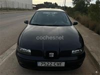Usado Seat Leon Stella 110 CV (80 kW) 2004 Negro Utilitario