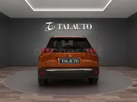Usado Peugeot 2008 Allure 110 CV (80 kW) 2021 Naranja SUV