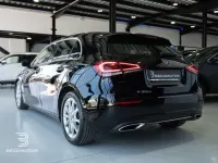 Usado Mercedes A180 116 CV (85 kW) 2019 Negro Utilitario