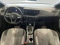 Usado VW Polo R-line 116 CV (85 kW) 2024 Gris / plata Berlina