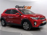 Usado Kia Stonic 120 CV (88 kW) 2022 Rojo SUV