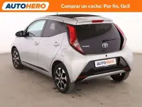 Usado Toyota Aygo X-wave 72 CV (52 kW) 2020 Gris Utilitario