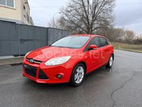 Usado Ford Focus Trend 100 CV (73 kW) 2013 Rojo Berlina