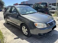 Usado Kia Cerato LX 105 CV (77 kW) 2005 Gris / plata Berlina