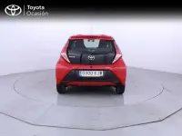 Usado Toyota Aygo X-play 69 CV (50 kW) 2018 Rojo Utilitario