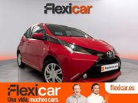 Usado Toyota Aygo X-play 69 CV (50 kW) 2016 Rojo Utilitario