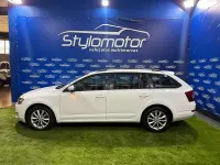 Usado Skoda Octavia Style 116 CV (85 kW) 2017 Blanco Familiar