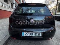 Usado Fiat Punto Young 69 CV (50 kW) 2014 Negro Berlina
