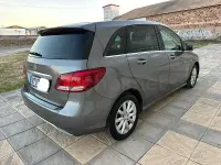 Usado Mercedes B180 109 CV (80 kW) 2015 Gris / plata Utilitario
