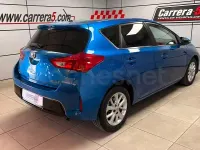 Usado Toyota Auris Live 90 CV (66 kW) 2013 Azul Berlina