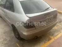 Usado Citroën Xsara 90 CV (66 kW) 2000 Gris / plata Berlina