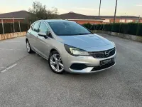 Usado Opel Astra 105 CV (77 kW) 2020 Gris / plata Berlina