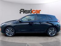 Usado Hyundai i30 110 CV (80 kW) 2024 Negro Berlina