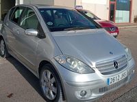Usado Mercedes A180 Elegance 109 HP (80 kW) 2006 Cinzento Monovolume